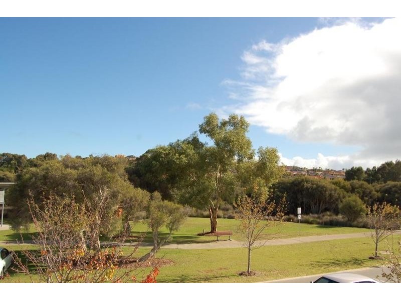 11 Leschenault Boulevard, Munster WA 6166