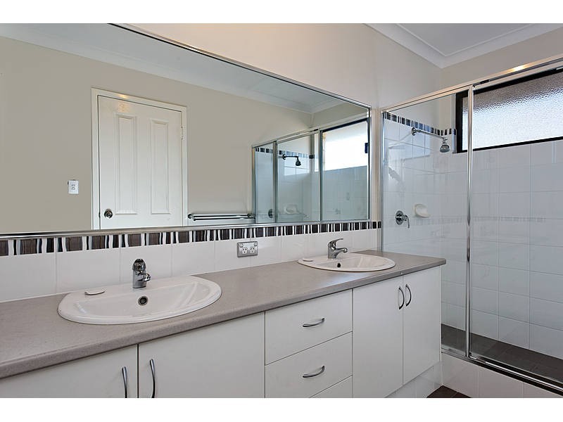 72 Beauchamp Loop, Wellard WA 6170