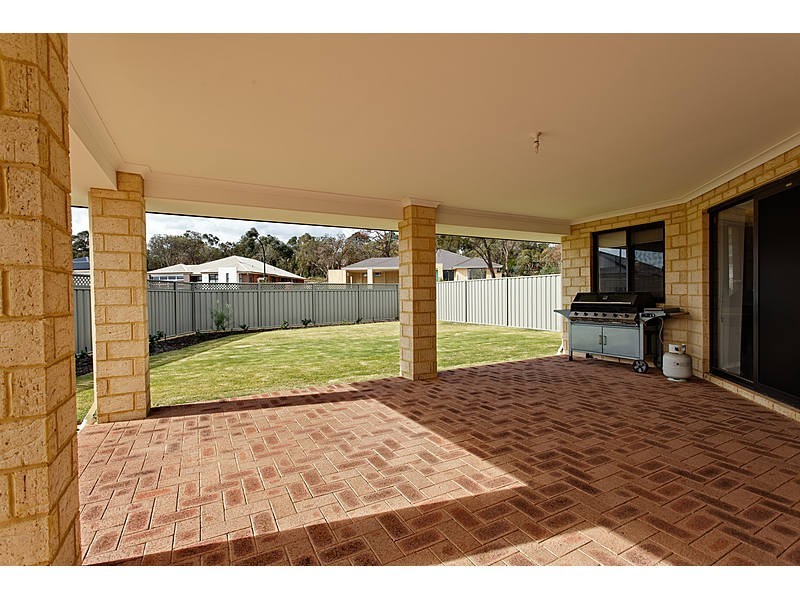 72 Beauchamp Loop, Wellard WA 6170