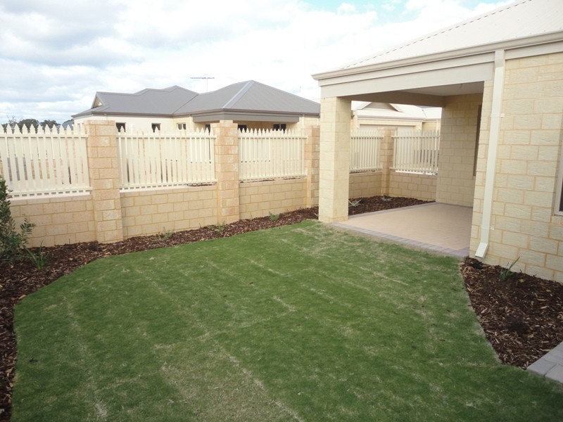 10/25 Peppermint Gardens, Aubin Grove WA 6164