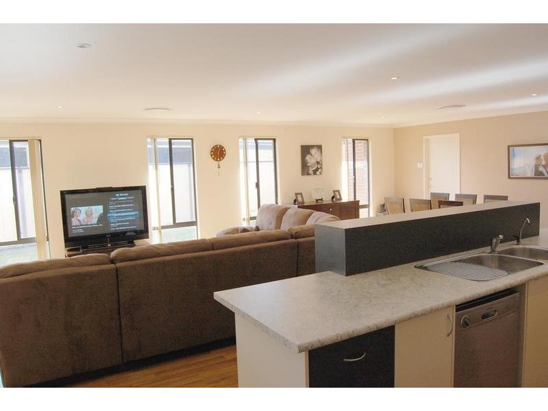 16 Florida Green, Success WA 6164