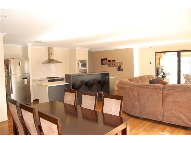 16 Florida Green, Success WA 6164