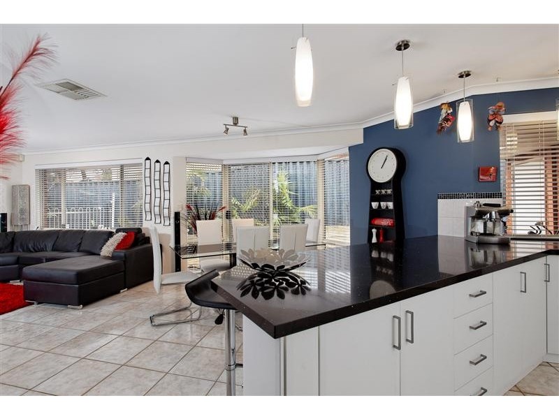 11 Constitution Gardens, Bibra Lake WA 6163