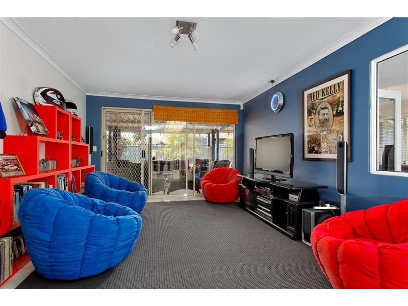 11 Constitution Gardens, Bibra Lake WA 6163