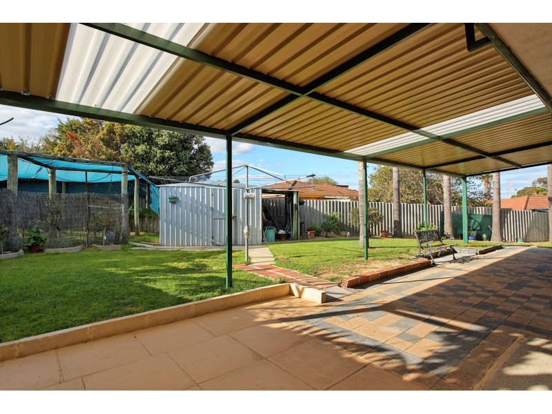 16B Tinaroo Court, South Lake WA 6164