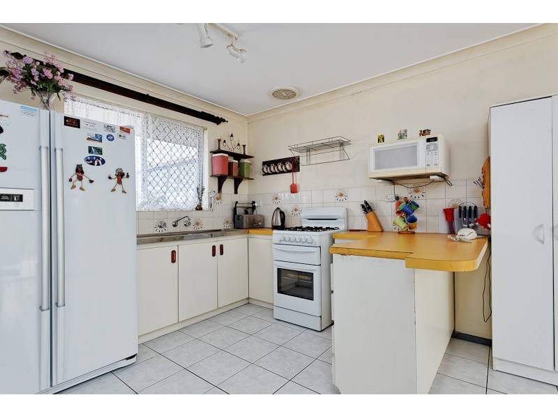 16B Tinaroo Court, South Lake WA 6164