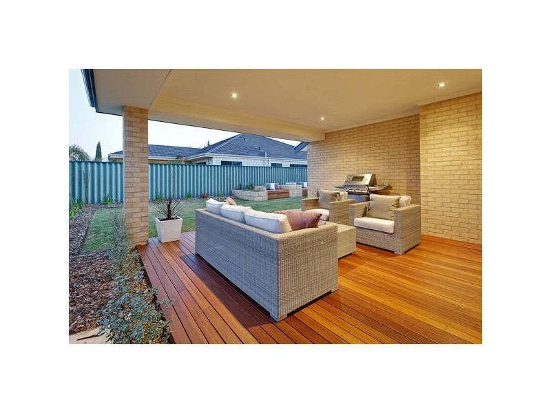 33 Blue Mountain Circuit, Aubin Grove WA 6164
