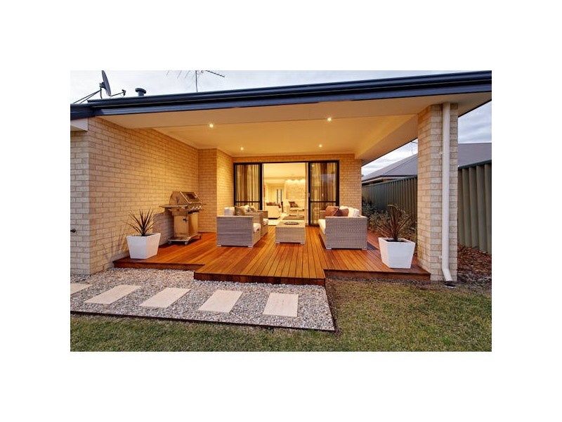 33 Blue Mountain Circuit, Aubin Grove WA 6164