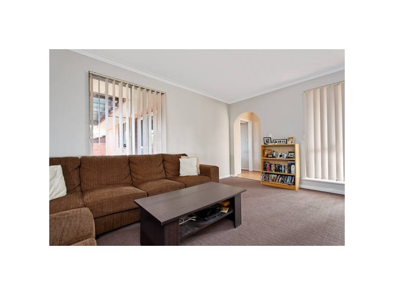 17B Anglesey Drive, Kardinya WA 6163