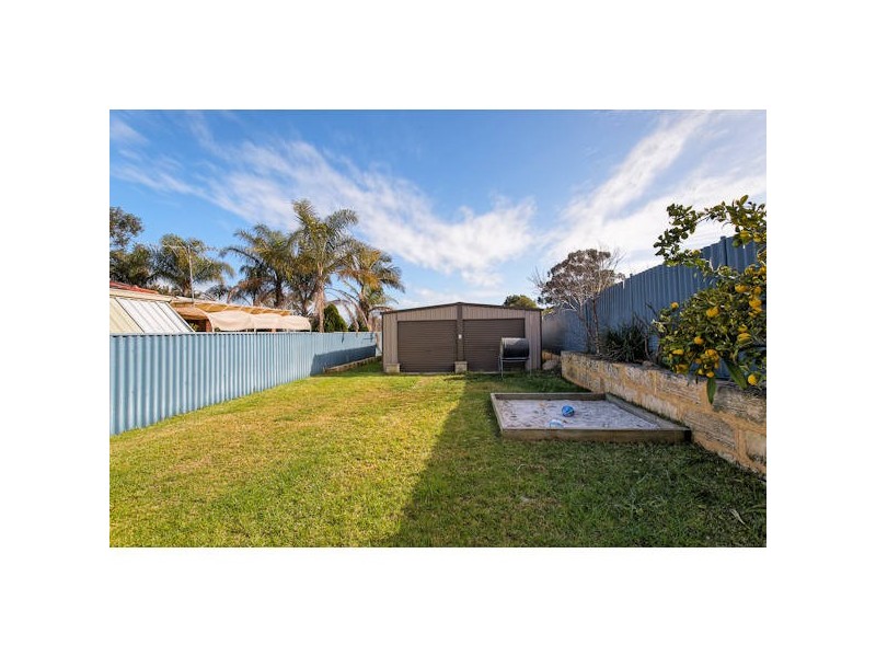 17B Anglesey Drive, Kardinya WA 6163