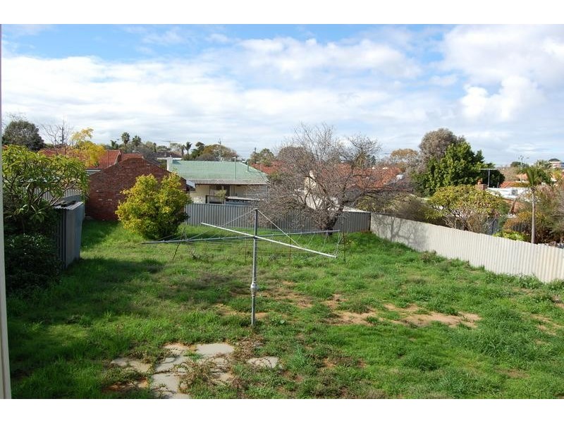 10 Hood Street, Hamilton Hill WA 6163
