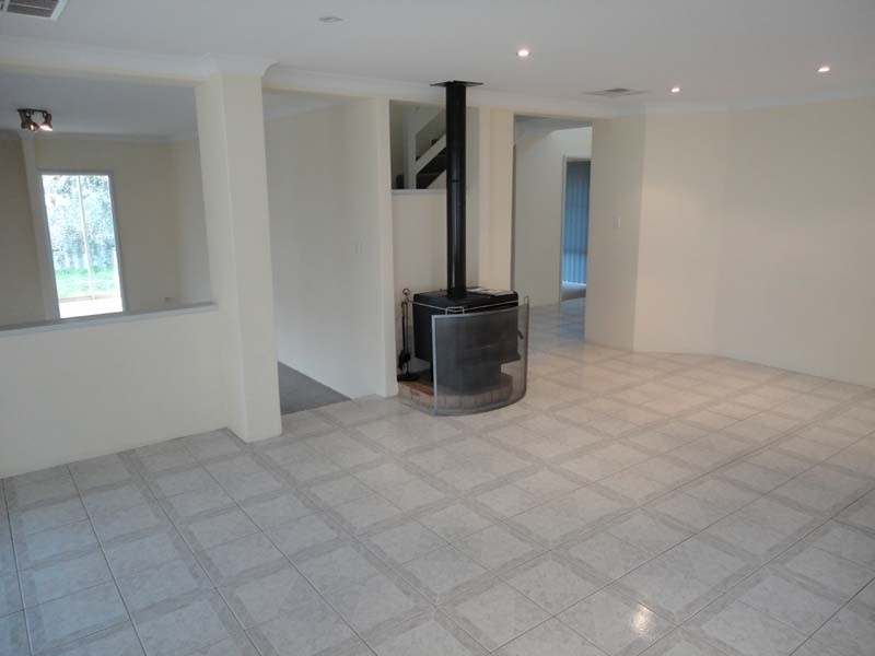 4 Colebatch Hill, Kardinya WA 6163