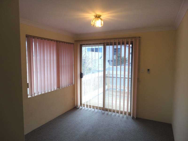 4 Colebatch Hill, Kardinya WA 6163