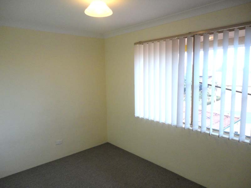 4 Colebatch Hill, Kardinya WA 6163