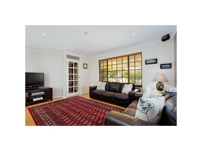 5 Chestnut Place, South Lake WA 6164