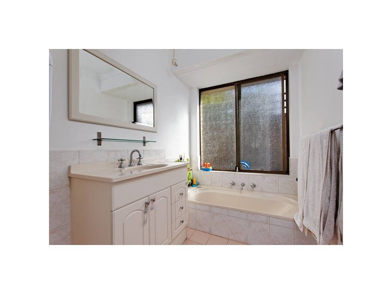 5 Chestnut Place, South Lake WA 6164