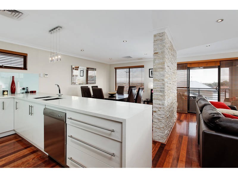 14 Seascape View, Yangebup WA 6164