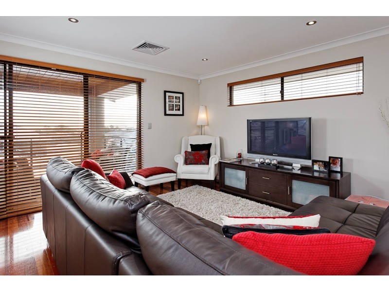 14 Seascape View, Yangebup WA 6164
