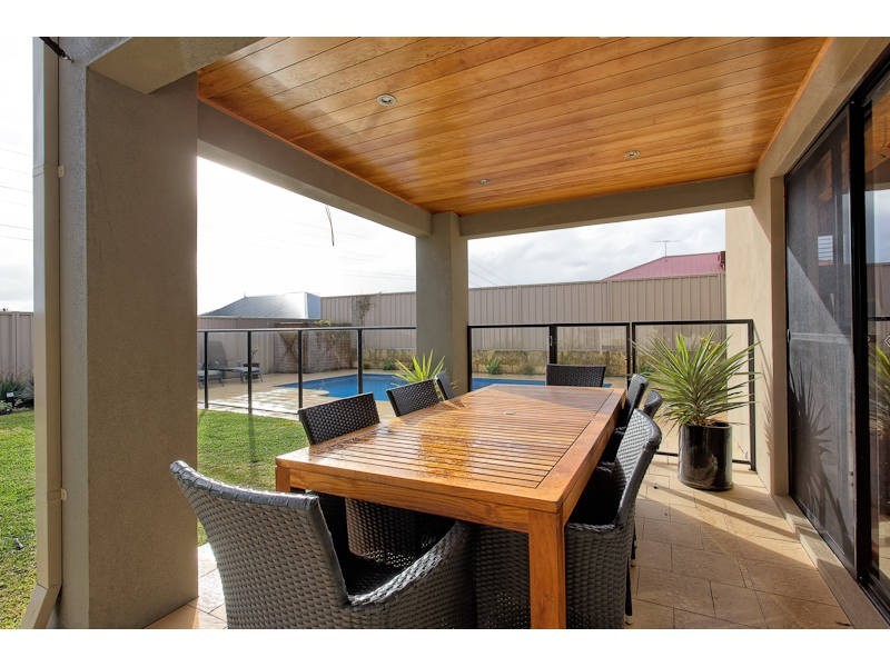 14 Seascape View, Yangebup WA 6164