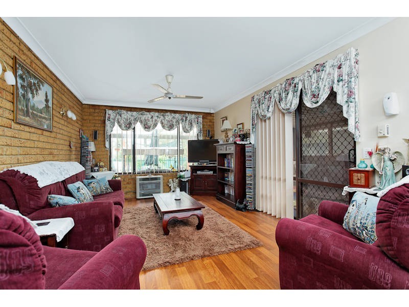 11 Tinaroo Court, South Lake WA 6164