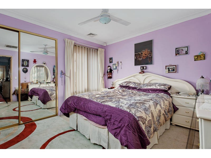 11 Tinaroo Court, South Lake WA 6164