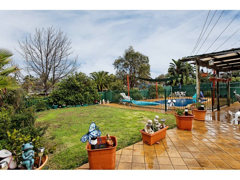 11 Tinaroo Court, South Lake WA 6164