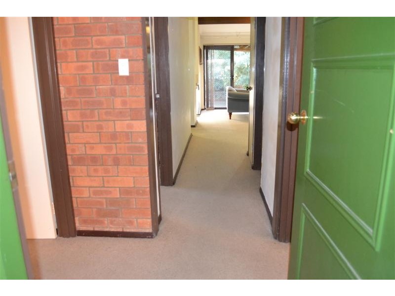 4/6 Mt Henry Road, Como WA 6152