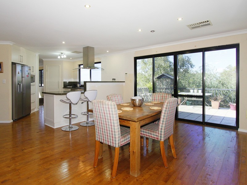 15 Aster Close, Beeliar WA 6164