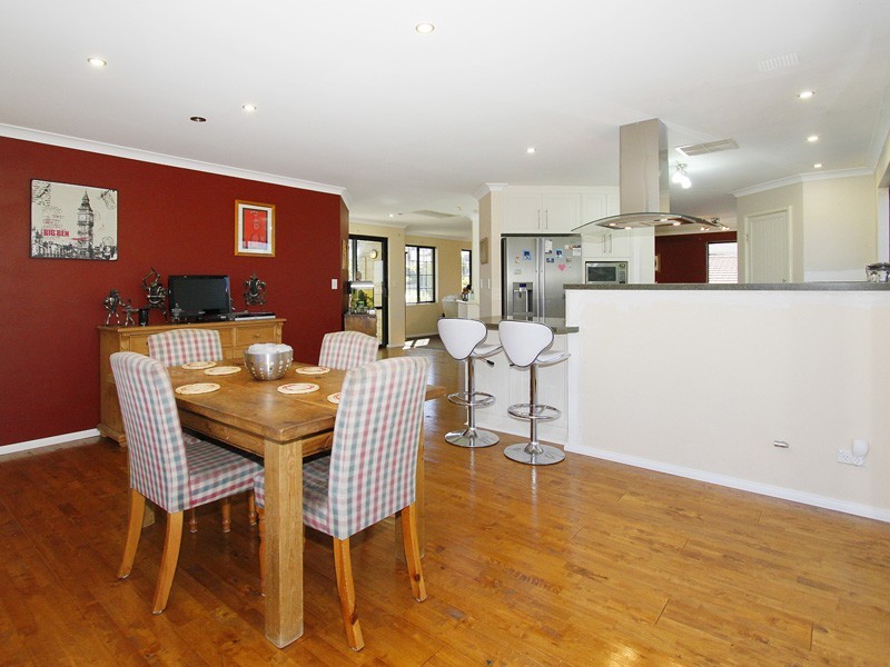 15 Aster Close, Beeliar WA 6164
