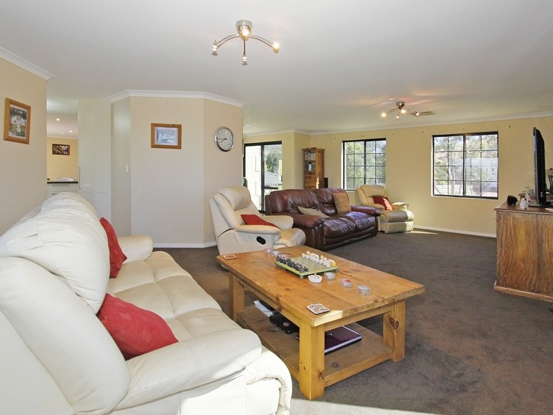 15 Aster Close, Beeliar WA 6164