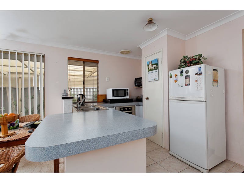 21 Menora Loop, Warnbro WA 6169