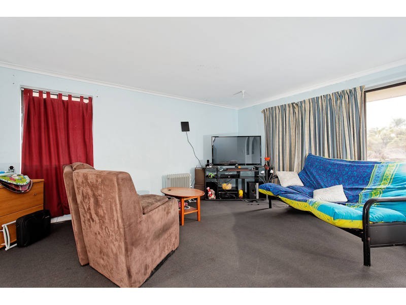 17 McNamara Drive, Thornlie WA 6108