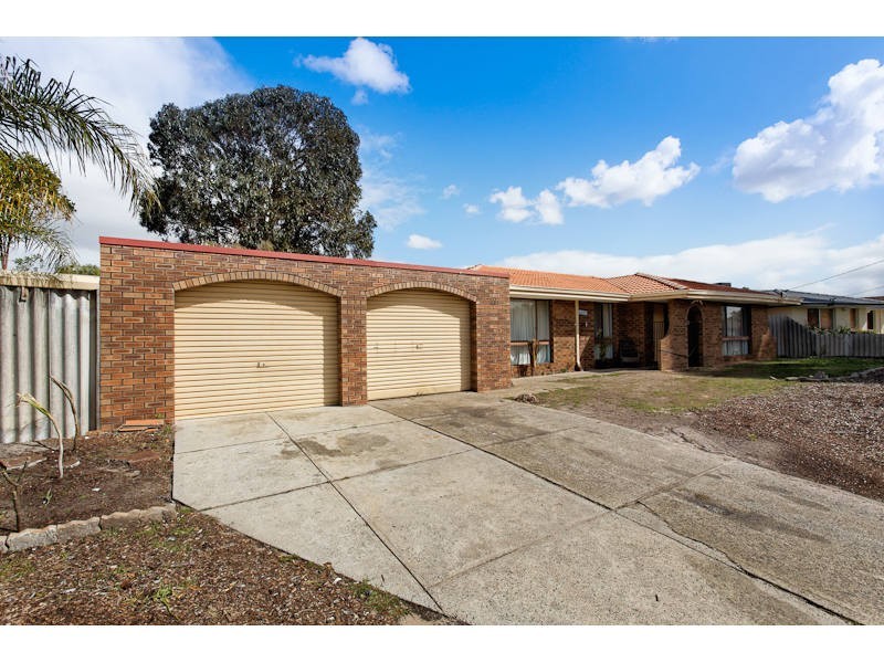 17 McNamara Drive, Thornlie WA 6108