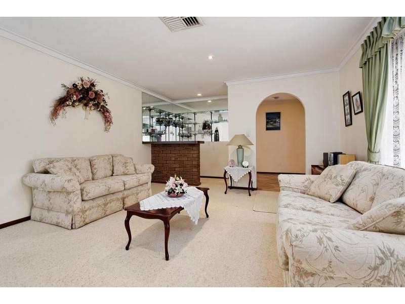 35 Hadley Gardens, Kardinya WA 6163
