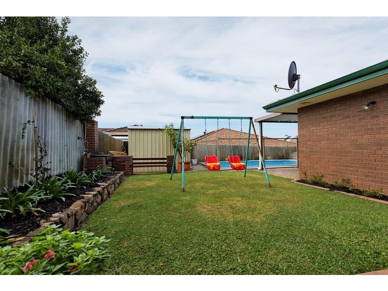 35 Hadley Gardens, Kardinya WA 6163