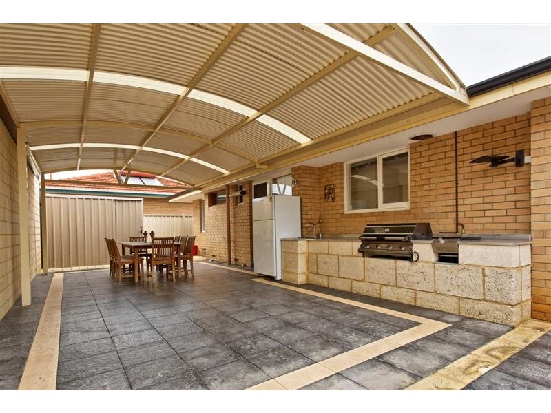 30 Gilbertson Road, Kardinya WA 6163