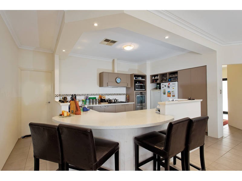 3 Freycinet Cct, Aubin Grove WA 6164