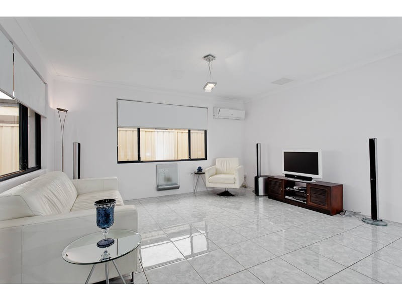 5/35 Barfield Road, Hammond Park WA 6164