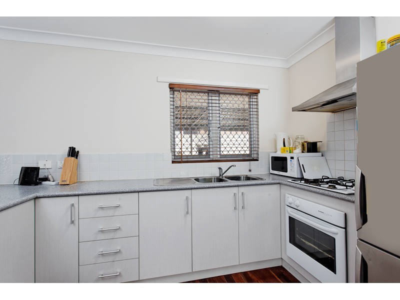 32 Lavinia Crescent, Coolbellup WA 6163