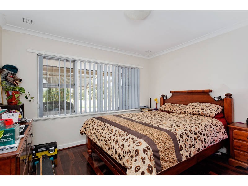 32 Lavinia Crescent, Coolbellup WA 6163