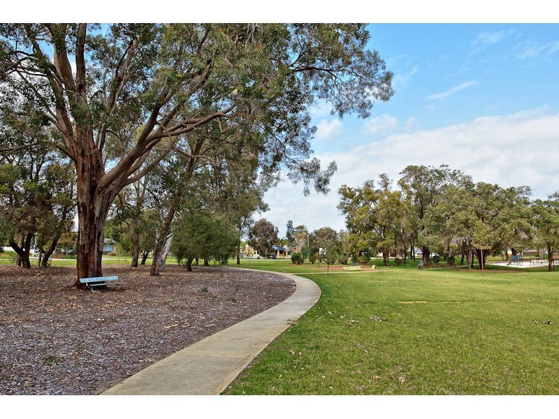32 Lavinia Crescent, Coolbellup WA 6163