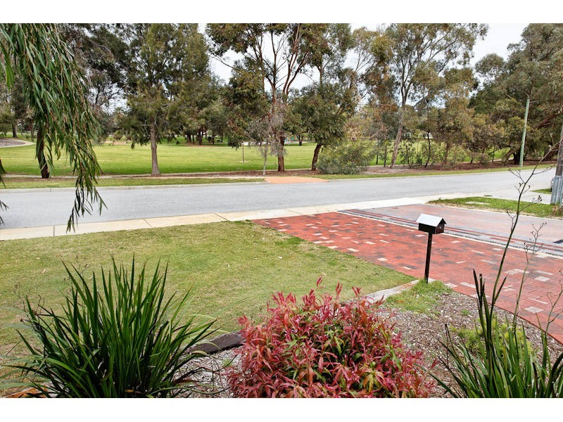 32 Lavinia Crescent, Coolbellup WA 6163