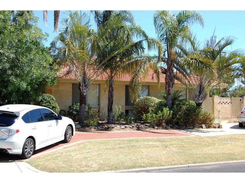 15 Monterey Crt, Kardinya WA 6163