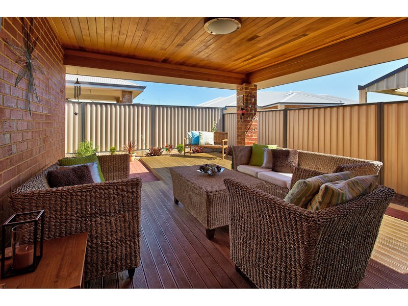 3 Versailles Parkway, Aubin Grove WA 6164