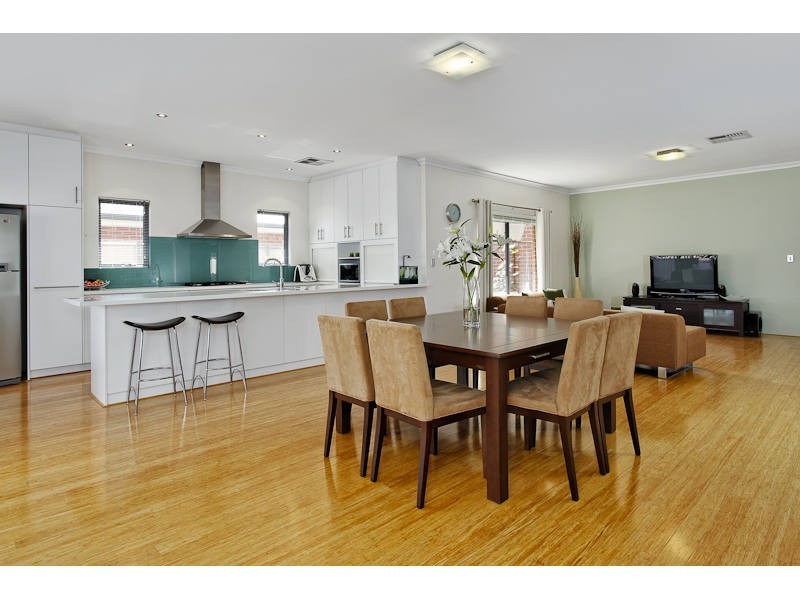 3 Versailles Parkway, Aubin Grove WA 6164