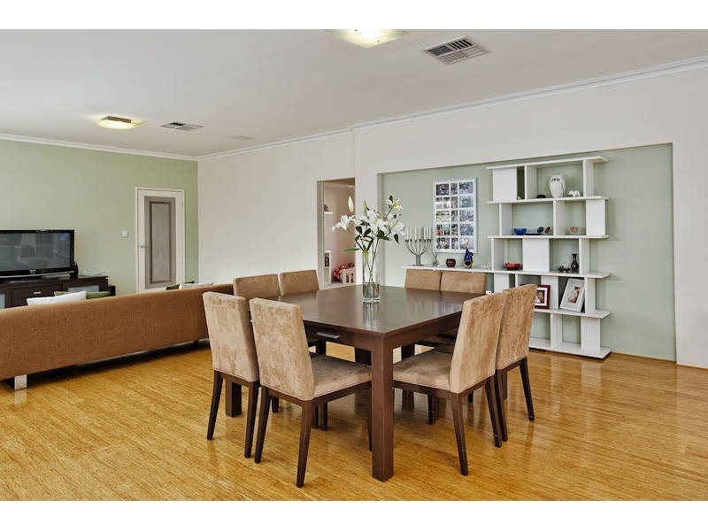 3 Versailles Parkway, Aubin Grove WA 6164