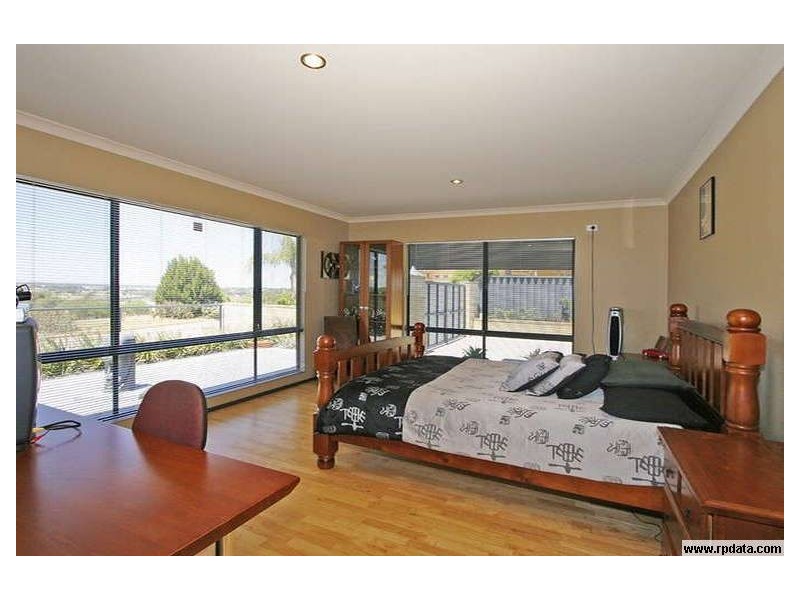 6 Lucca Court, Coogee WA 6166