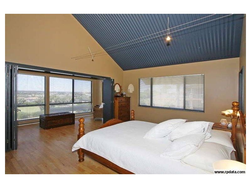 6 Lucca Court, Coogee WA 6166