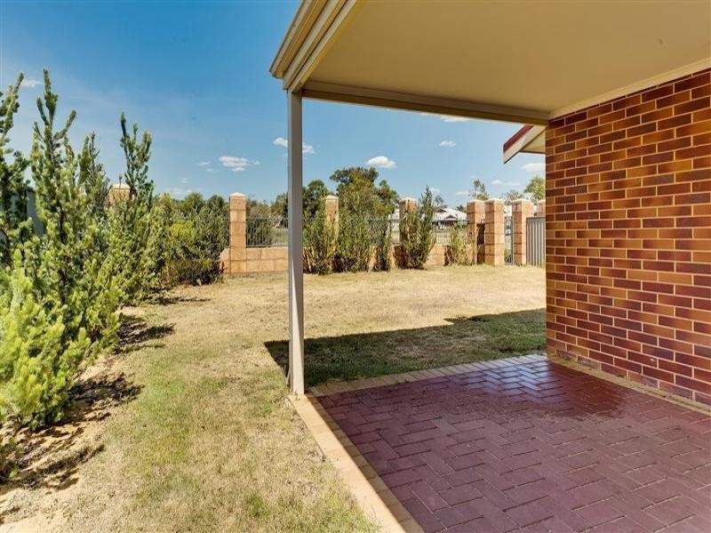 4 Rath Close, Byford WA 6122