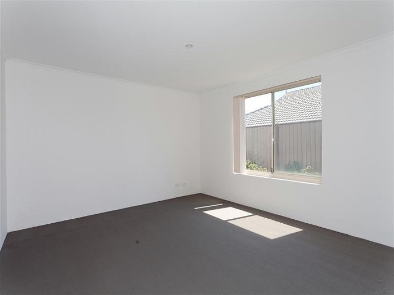 4 Rath Close, Byford WA 6122